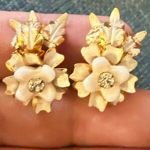 Vintage Made in Austria Earrings White Enamel Flower Floral Clip On Screw Back